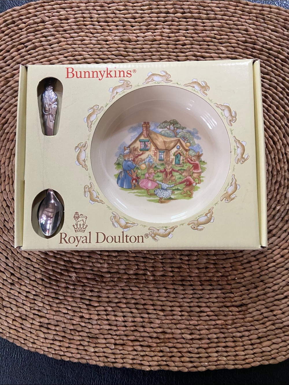 Royal Doulton Bunnykins Cream Baby Bowl & Spoon Set with Pastel Illustration